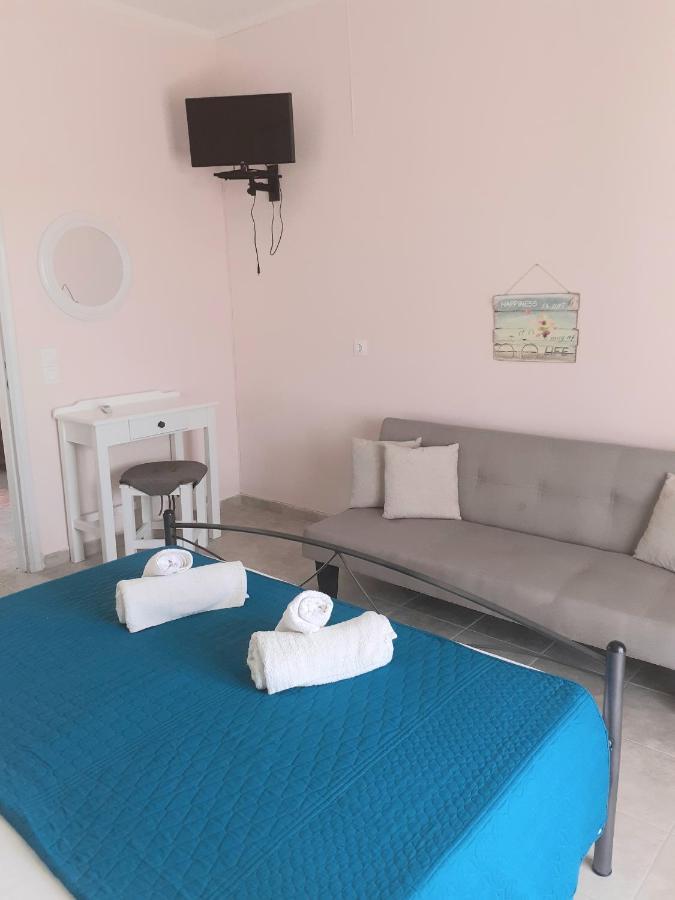 Issos Apartments Агиос Георгиос Екстериор снимка