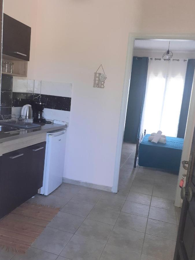 Issos Apartments Агиос Георгиос Екстериор снимка