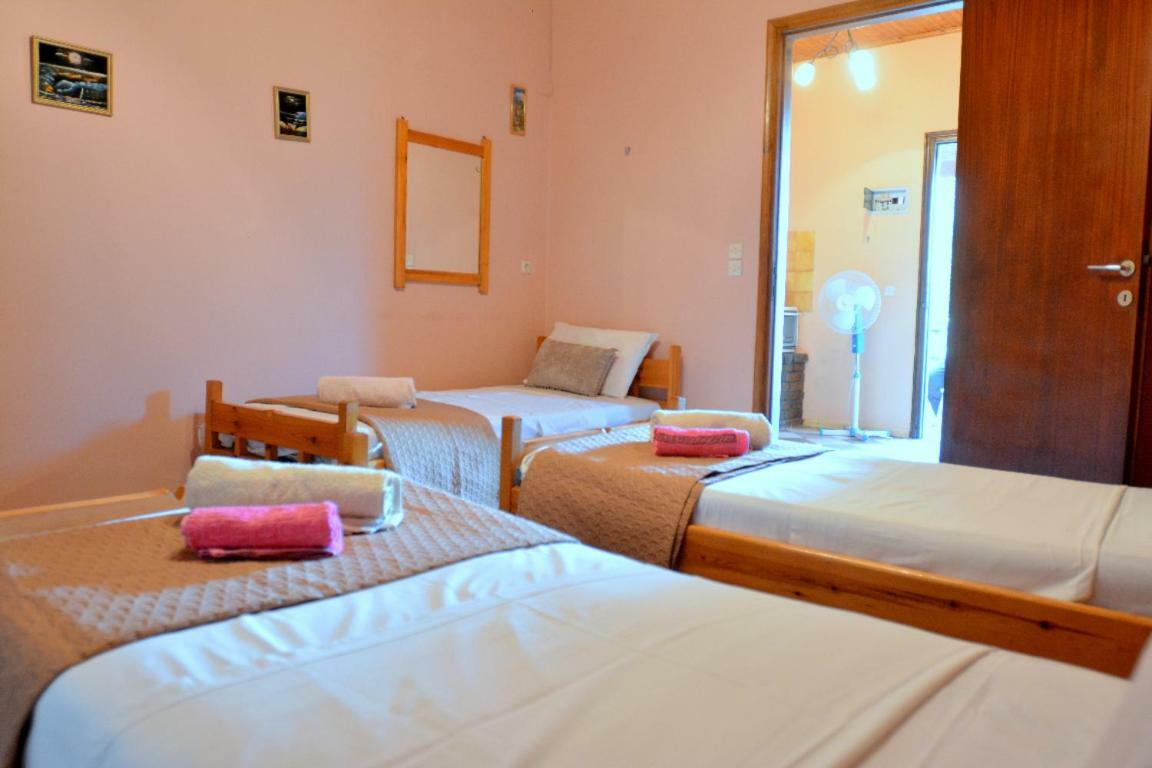 Issos Apartments Агиос Георгиос Екстериор снимка