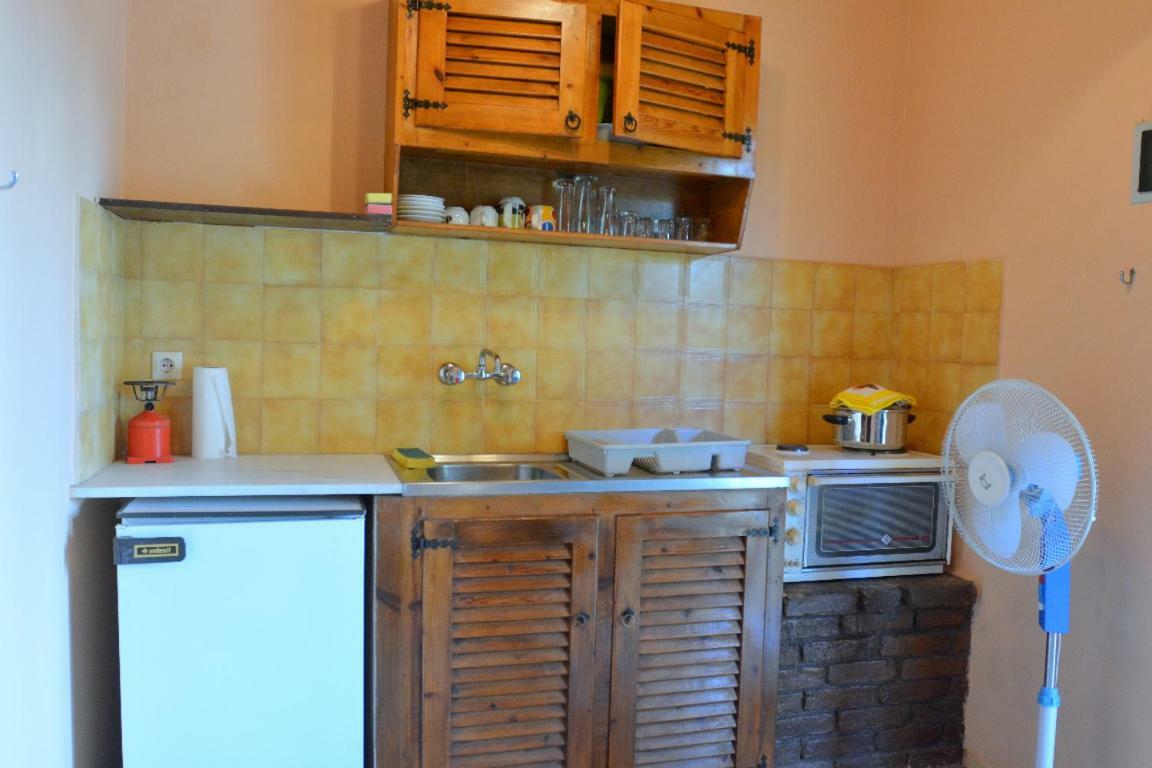Issos Apartments Агиос Георгиос Екстериор снимка