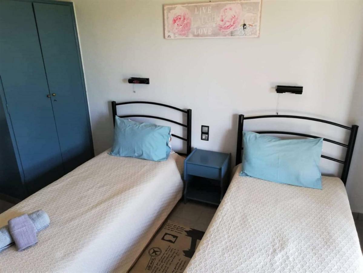 Issos Apartments Агиос Георгиос Екстериор снимка