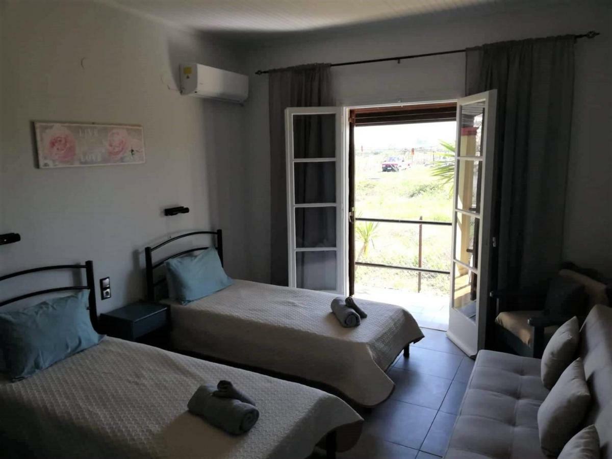 Issos Apartments Агиос Георгиос Екстериор снимка