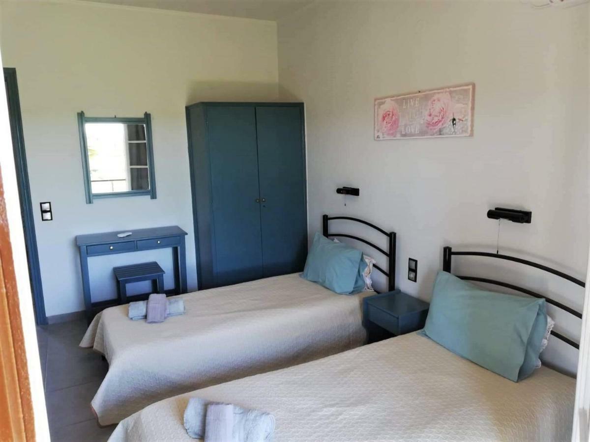Issos Apartments Агиос Георгиос Екстериор снимка